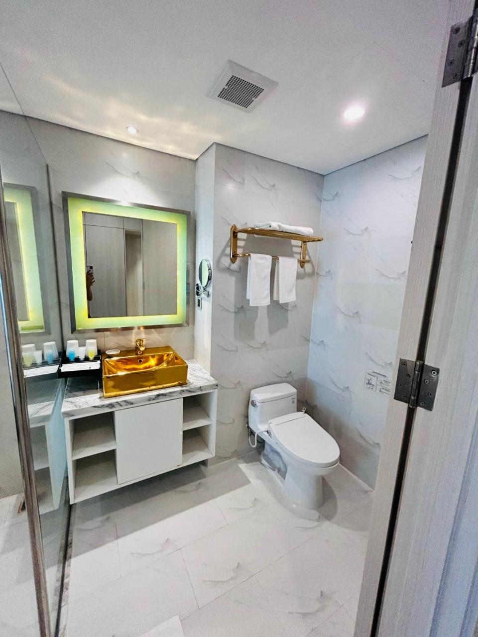 Golden Apartment With Sea View Da Nang Zewnętrze zdjęcie