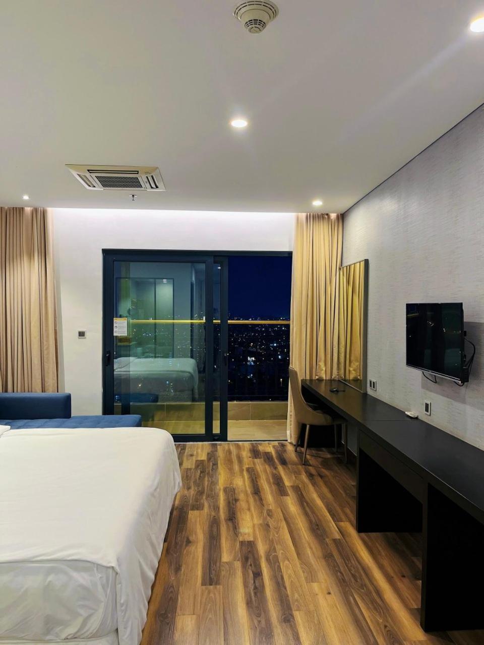 Golden Apartment With Sea View Da Nang Zewnętrze zdjęcie